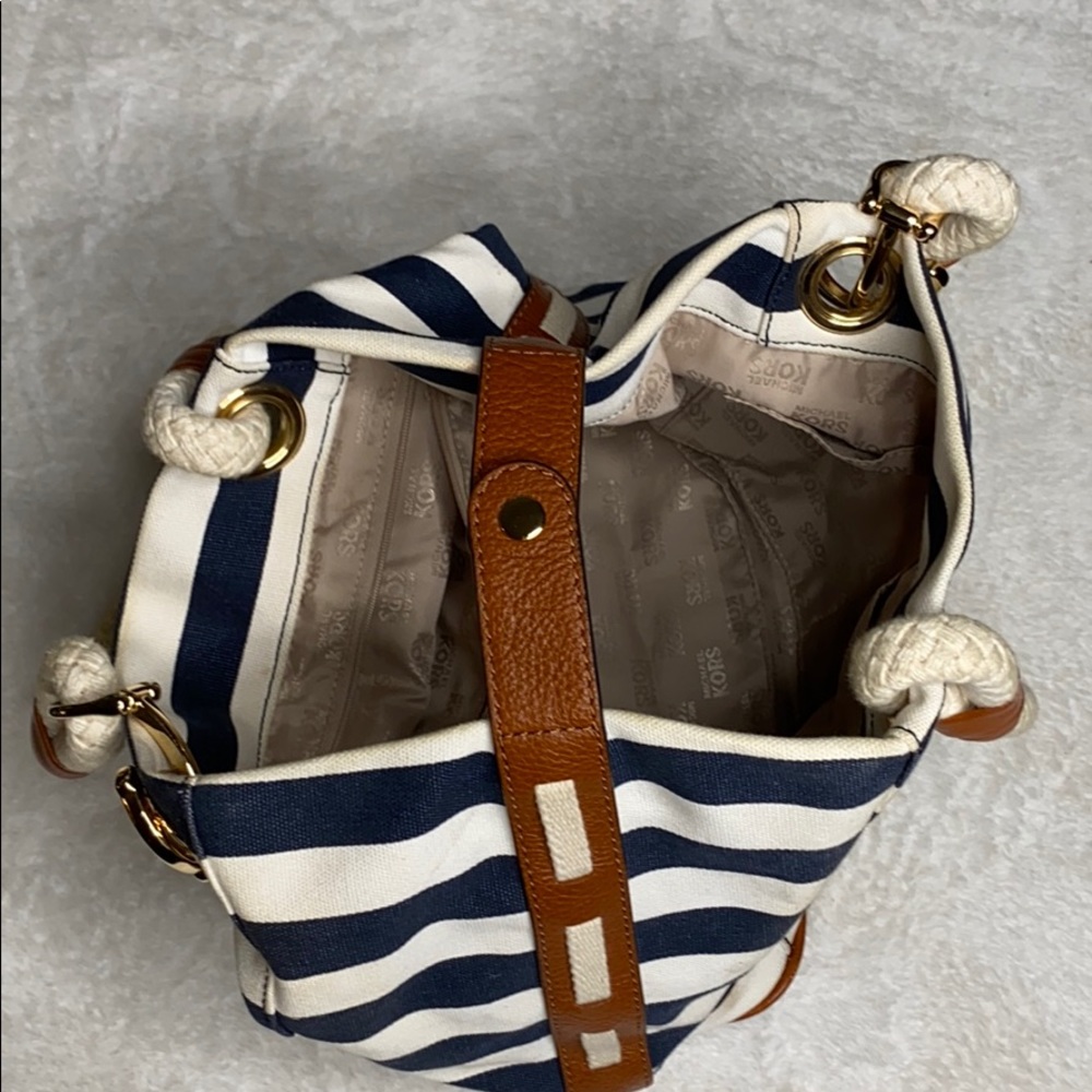 Handbag - Picture 4 of 4